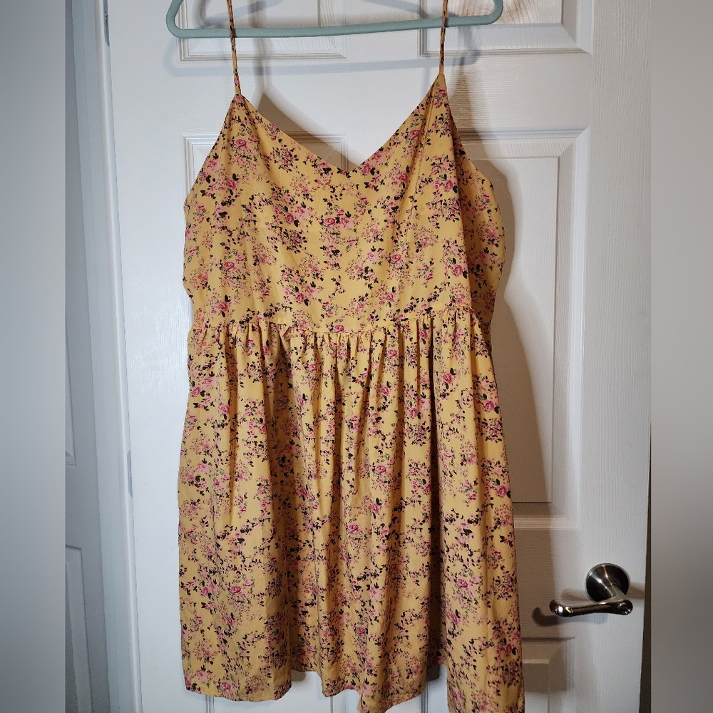 SHEIN CURVE 4XL NWOT Yellow &‎ Pink Floral Dress